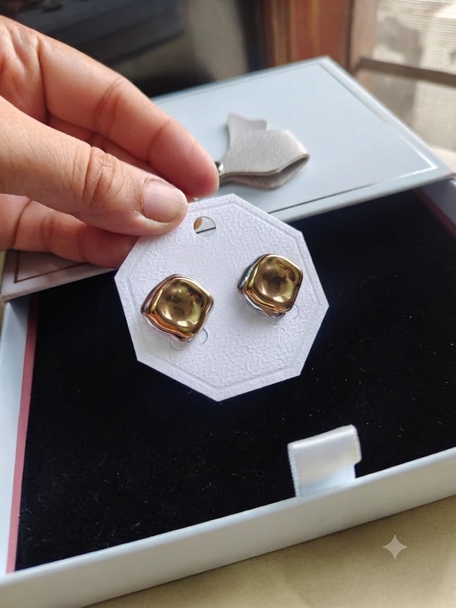 Dual-Tone Sculpted Square Stud Earrings – Modern Geometric Statement Earrings for Women
